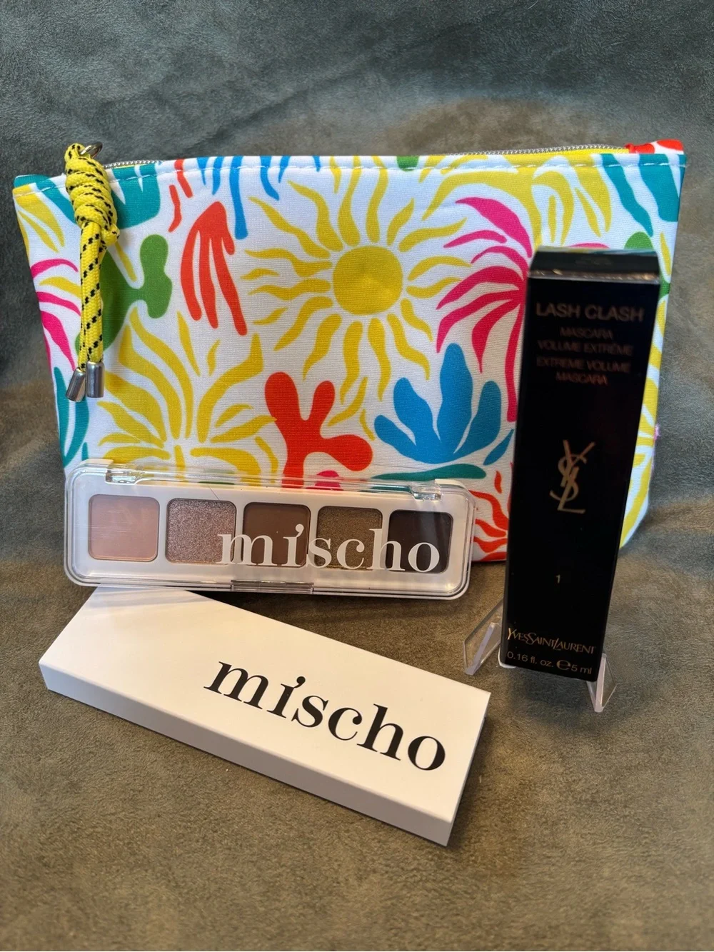 Yves Saint Laurent Lash Class Mascara Noir Black & MISCHO Mini Eyeshadow Pallet